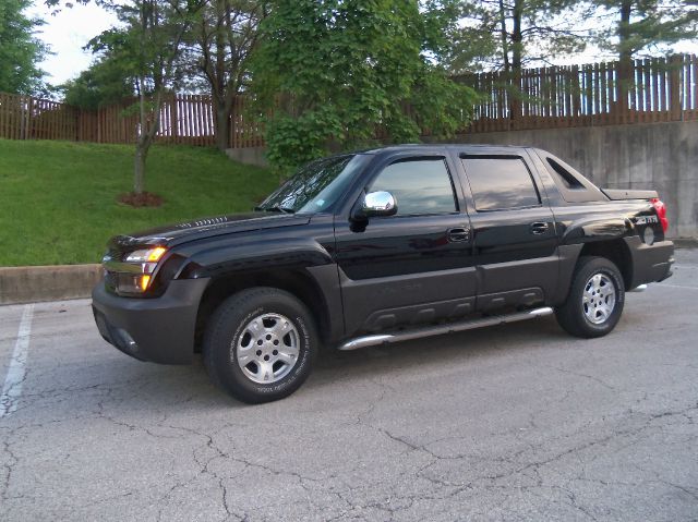 2003 Chevrolet Avalanche C350 4dr Sdn 3.5L Sport RWD Sedan