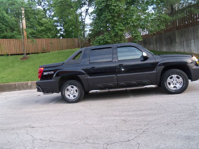 2003 Chevrolet Avalanche C350 4dr Sdn 3.5L Sport RWD Sedan