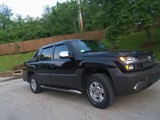 2003 Chevrolet Avalanche C350 4dr Sdn 3.5L Sport RWD Sedan