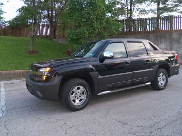 2003 Chevrolet Avalanche C350 4dr Sdn 3.5L Sport RWD Sedan