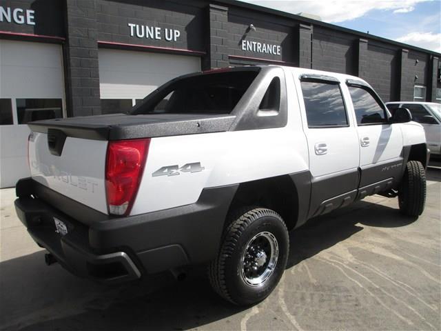 2003 Chevrolet Avalanche Unknown