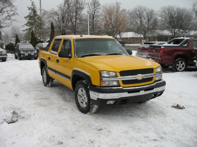 2003 Chevrolet Avalanche C350 4dr Sdn 3.5L Sport RWD Sedan