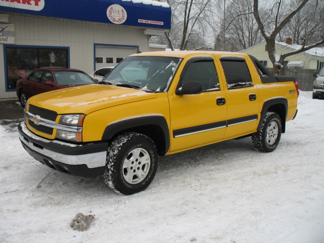 2003 Chevrolet Avalanche C350 4dr Sdn 3.5L Sport RWD Sedan