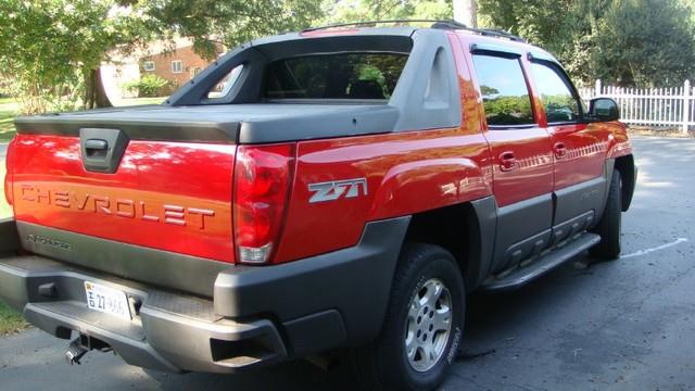 2003 Chevrolet Avalanche Unknown