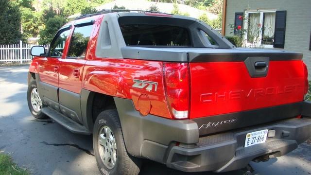 2003 Chevrolet Avalanche Unknown