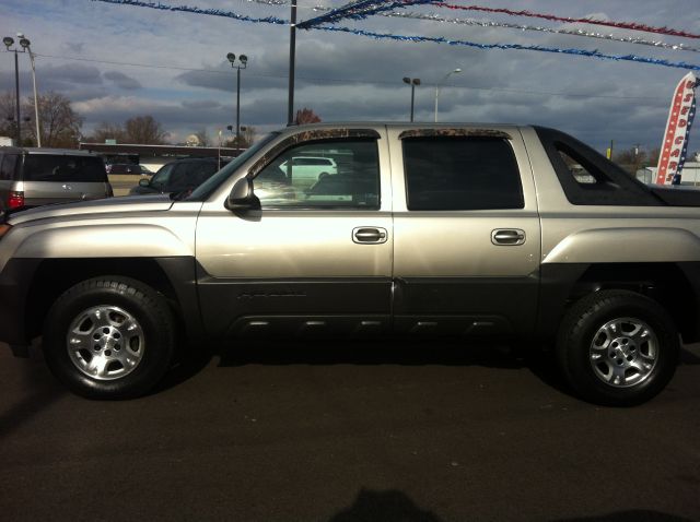 2003 Chevrolet Avalanche C350 4dr Sdn 3.5L Sport RWD Sedan