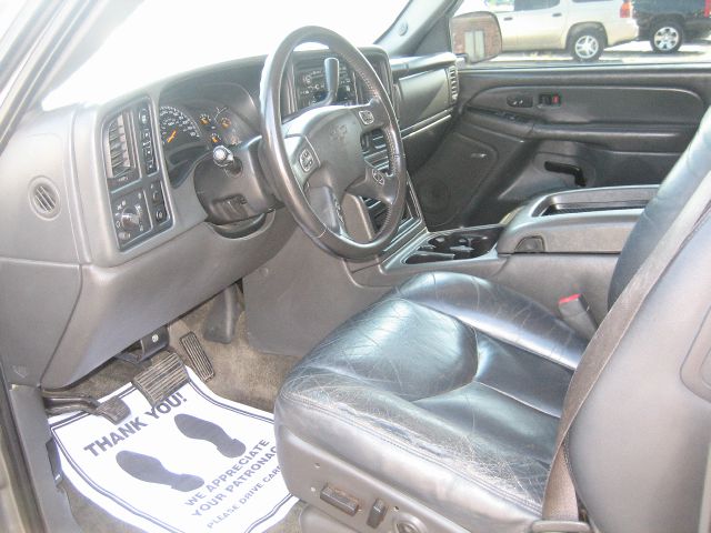 2003 Chevrolet Avalanche C350 4dr Sdn 3.5L Sport RWD Sedan