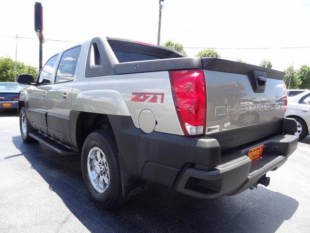 2003 Chevrolet Avalanche 1500 Xcab Sbox 318 5spd 4x4