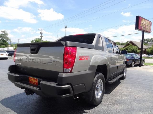 2003 Chevrolet Avalanche 1500 Xcab Sbox 318 5spd 4x4