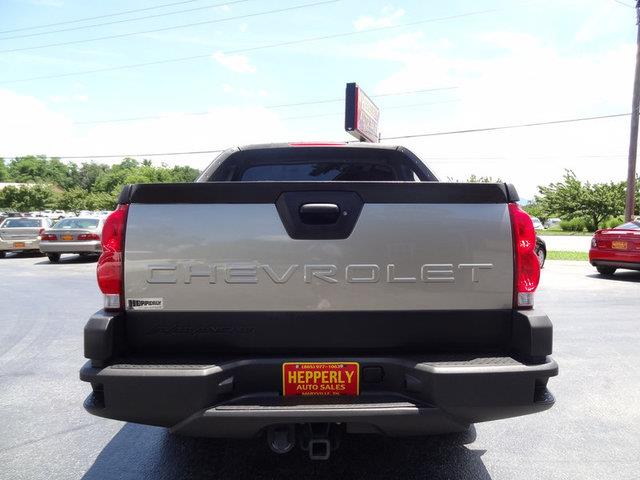 2003 Chevrolet Avalanche 1500 Xcab Sbox 318 5spd 4x4