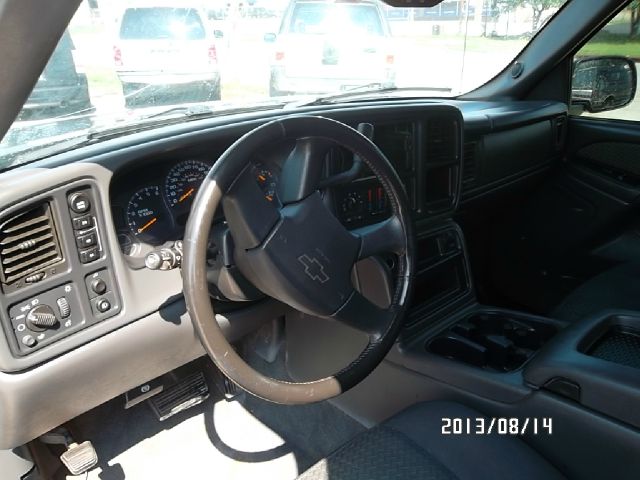 2003 Chevrolet Avalanche C350 4dr Sdn 3.5L Sport RWD Sedan