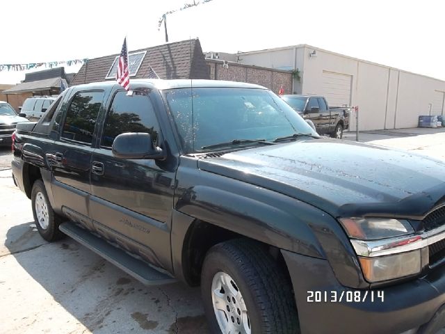 2003 Chevrolet Avalanche C350 4dr Sdn 3.5L Sport RWD Sedan