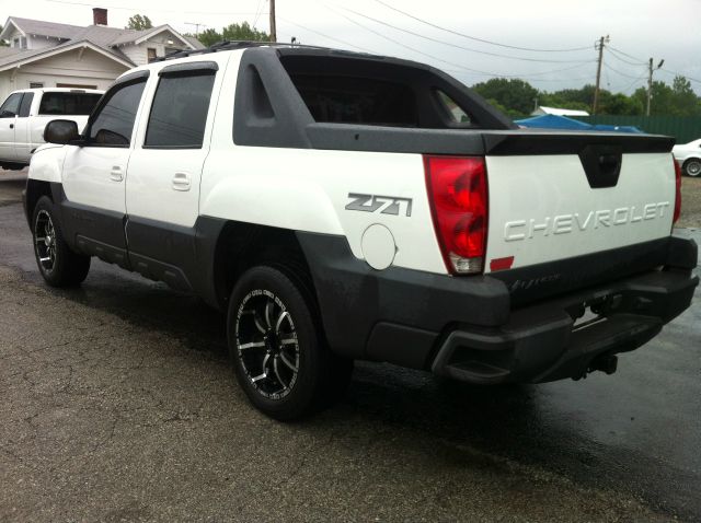 2003 Chevrolet Avalanche C350 4dr Sdn 3.5L Sport RWD Sedan