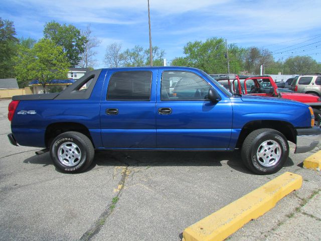 2003 Chevrolet Avalanche C350 4dr Sdn 3.5L Sport RWD Sedan