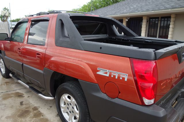 2003 Chevrolet Avalanche C350 4dr Sdn 3.5L Sport RWD Sedan