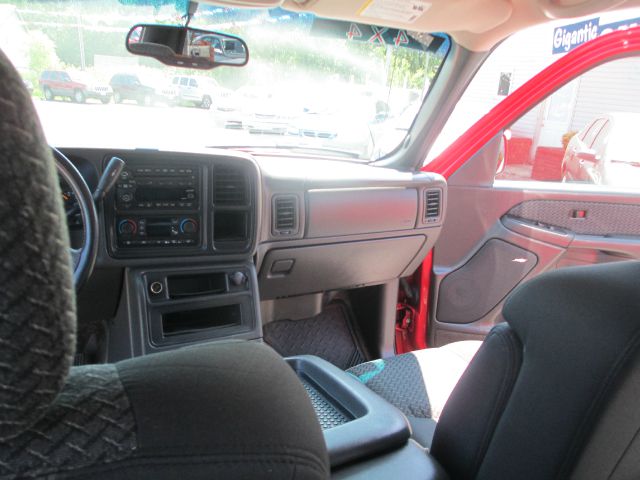 2003 Chevrolet Avalanche C350 4dr Sdn 3.5L Sport RWD Sedan