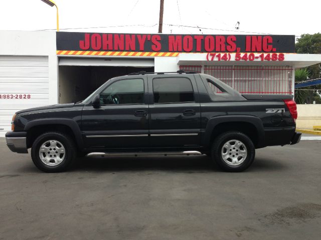 2003 Chevrolet Avalanche C350 4dr Sdn 3.5L Sport RWD Sedan