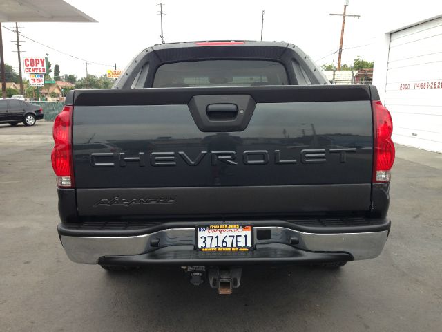 2003 Chevrolet Avalanche C350 4dr Sdn 3.5L Sport RWD Sedan