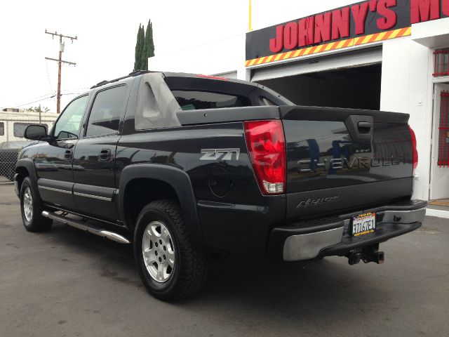 2003 Chevrolet Avalanche C350 4dr Sdn 3.5L Sport RWD Sedan