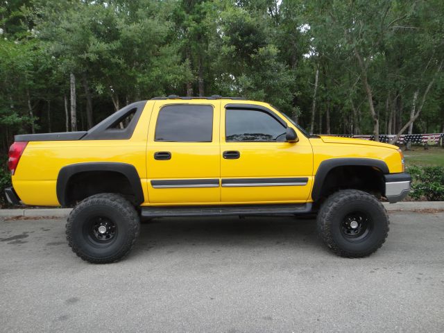 2003 Chevrolet Avalanche C350 4dr Sdn 3.5L Sport RWD Sedan