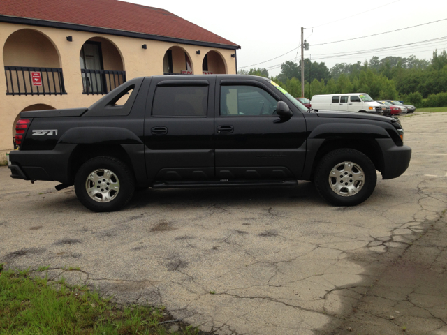 2003 Chevrolet Avalanche C350 4dr Sdn 3.5L Sport RWD Sedan