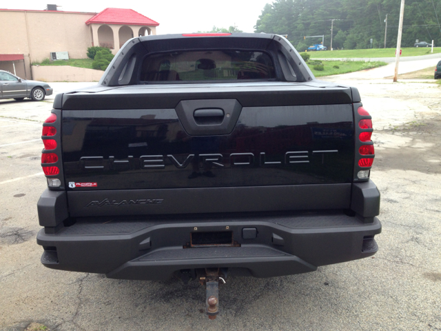 2003 Chevrolet Avalanche C350 4dr Sdn 3.5L Sport RWD Sedan