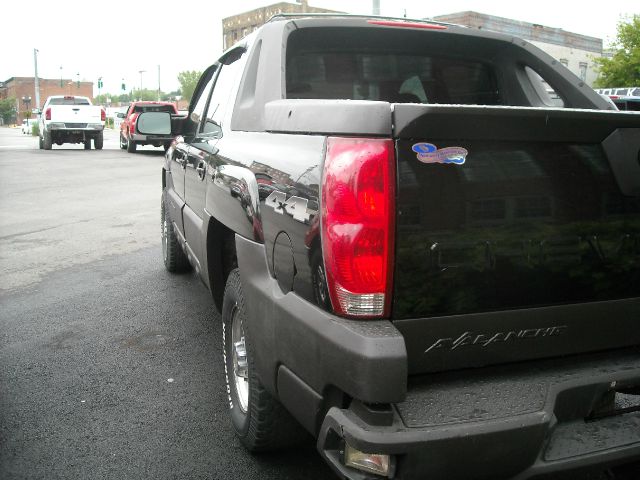 2003 Chevrolet Avalanche Carrera Coupe