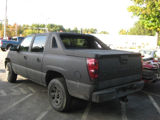 2003 Chevrolet Avalanche C350 4dr Sdn 3.5L Sport RWD Sedan