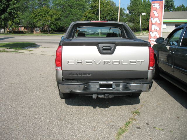 2003 Chevrolet Avalanche C350 4dr Sdn 3.5L Sport RWD Sedan