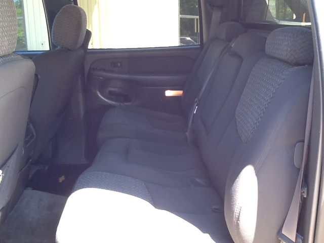 2003 Chevrolet Avalanche Unknown