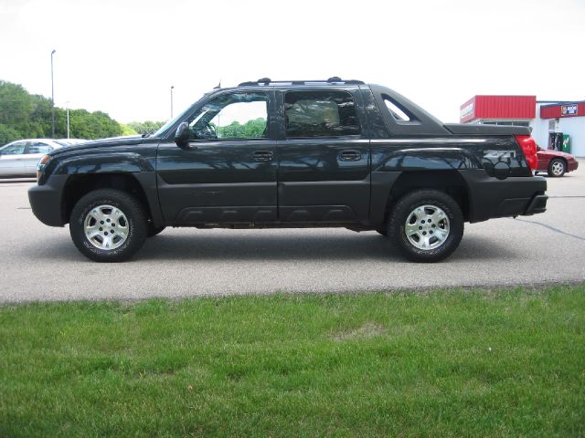 2004 Chevrolet Avalanche C350 4dr Sdn 3.5L Sport RWD Sedan