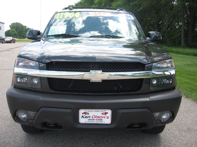 2004 Chevrolet Avalanche C350 4dr Sdn 3.5L Sport RWD Sedan