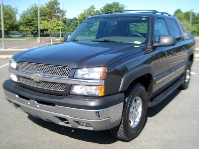 2004 Chevrolet Avalanche C350 4dr Sdn 3.5L Sport RWD Sedan