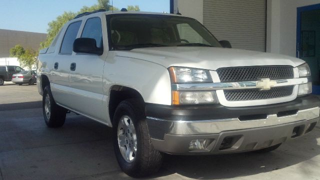 2004 Chevrolet Avalanche C350 4dr Sdn 3.5L Sport RWD Sedan