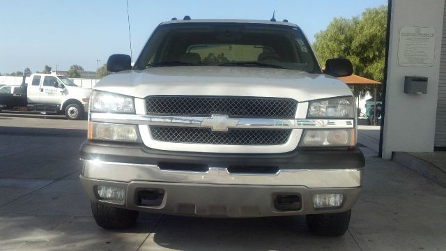 2004 Chevrolet Avalanche C350 4dr Sdn 3.5L Sport RWD Sedan