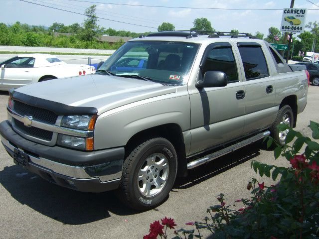 2004 Chevrolet Avalanche C350 4dr Sdn 3.5L Sport RWD Sedan