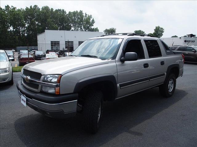 2004 Chevrolet Avalanche Base