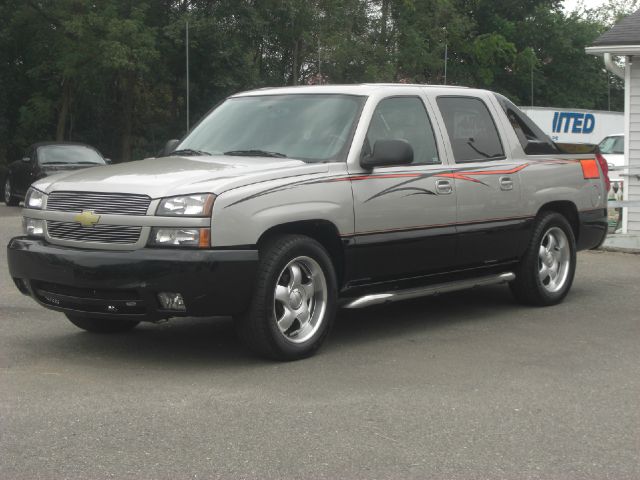 2004 Chevrolet Avalanche C350 4dr Sdn 3.5L Sport RWD Sedan