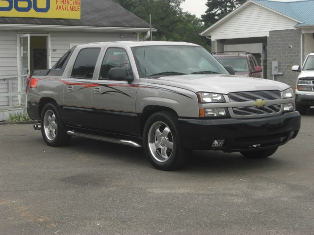 2004 Chevrolet Avalanche C350 4dr Sdn 3.5L Sport RWD Sedan