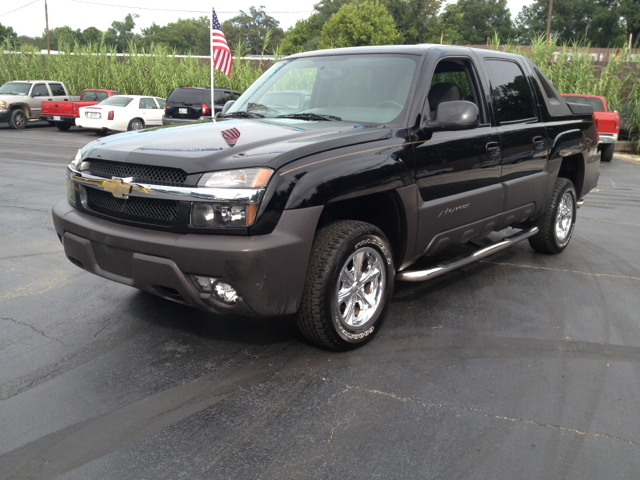 2004 Chevrolet Avalanche C350 4dr Sdn 3.5L Sport RWD Sedan