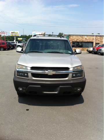 2004 Chevrolet Avalanche C350 4dr Sdn 3.5L Sport RWD Sedan