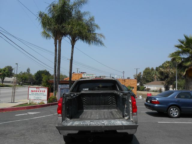 2004 Chevrolet Avalanche C350 4dr Sdn 3.5L Sport RWD Sedan