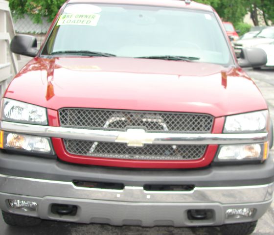 2004 Chevrolet Avalanche C350 4dr Sdn 3.5L Sport RWD Sedan