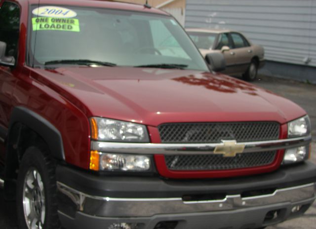 2004 Chevrolet Avalanche C350 4dr Sdn 3.5L Sport RWD Sedan