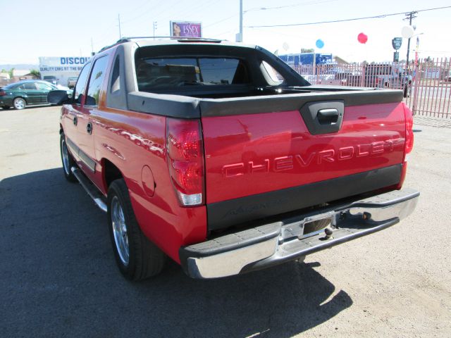 2004 Chevrolet Avalanche C350 4dr Sdn 3.5L Sport RWD Sedan