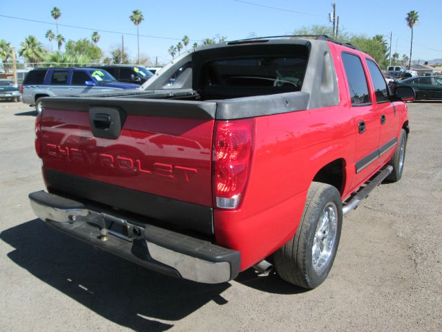 2004 Chevrolet Avalanche C350 4dr Sdn 3.5L Sport RWD Sedan