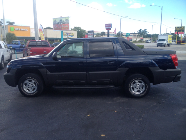 2004 Chevrolet Avalanche C350 4dr Sdn 3.5L Sport RWD Sedan