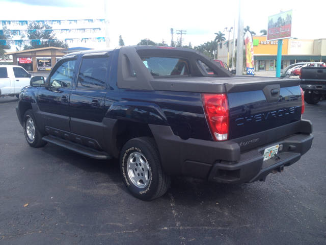 2004 Chevrolet Avalanche C350 4dr Sdn 3.5L Sport RWD Sedan