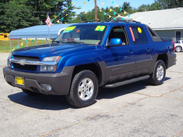 2004 Chevrolet Avalanche C350 4dr Sdn 3.5L Sport RWD Sedan