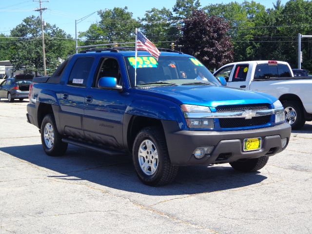 2004 Chevrolet Avalanche C350 4dr Sdn 3.5L Sport RWD Sedan